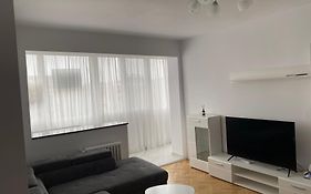 Luxury Apartament In Victoriei Bulevard